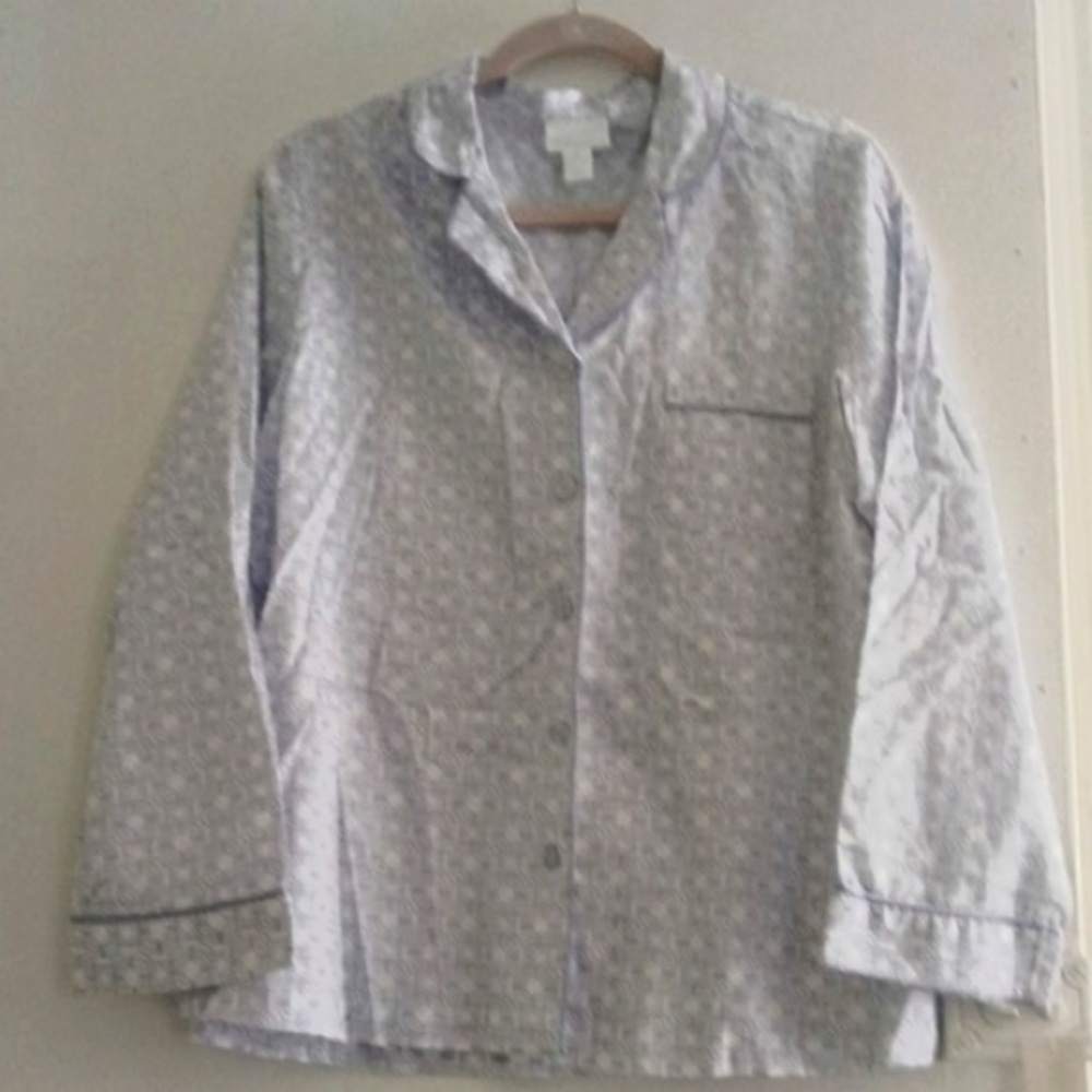 Spa Charter Club white and purple button down pajama top